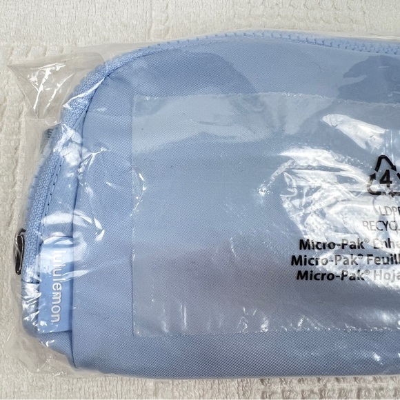 NWT Lululemon Everywhere Belt Bag (1L) - Windmill - Picture 5 of 6